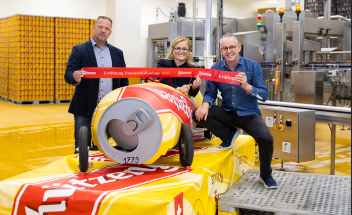 Sleeve, Collar, Formal wear (1 Person)