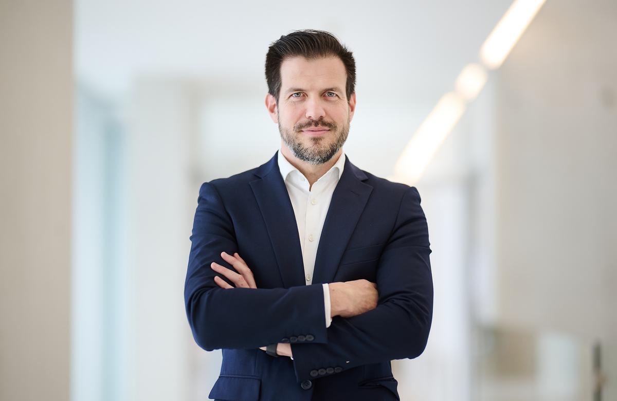 Sleeve, Collar, Shoulder (1 Person)