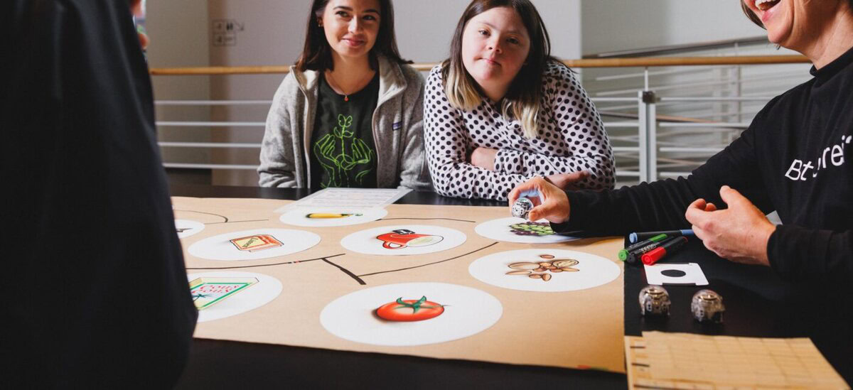 Advertising, Happiness, Entertainment (1 Person)