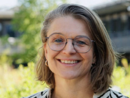 Eyewear, Smile, Hair (1 Person)