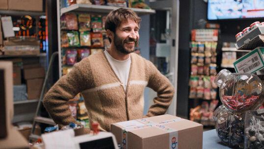 Beard, Facial hair, Retail