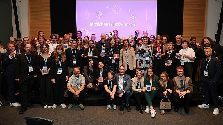 Hair, Chin, Cheek (1 Person)